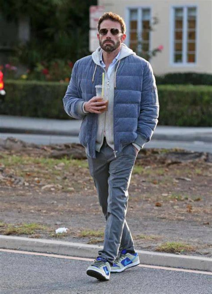 Ben Affleck returns home early morning from his rehab sessions Pictured: Ref: SPL5020877 050918 NON-EXCLUSIVE Picture by: Rick Mendoza / SplashNews.com Splash News and Pictures Los Angeles: 310-821-2666 New York: 212-619-2666 London: 0207 644 7656 Milan: +39 02 4399 8577 Sydney: +61 02 9240 7700 World Rights
