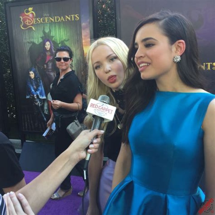 Dove Cameron Sofia Carson