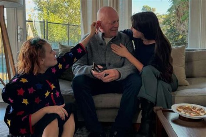 EXCLUSIVE: Bruce Willis seen after a visit to Fred Segal. 17 Jan 2020 Pictured: Bruce Willis. Photo credit: APEX / MEGA TheMegaAgency.com +1 888 505 6342 (Mega Agency TagID: MEGA587288_002.jpg) [Photo via Mega Agency]