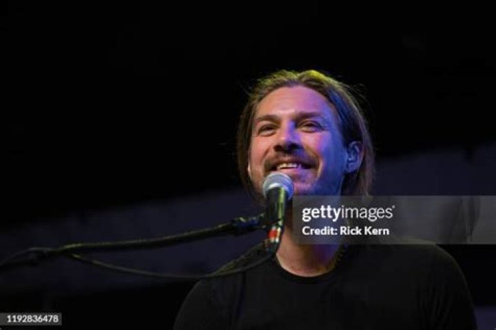 Hanson Performs In 2019
