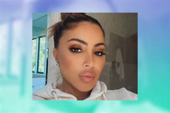 Larsa Pippen wears a black bikini as she hits the beach with her daughter Sophia in Miami **SPECIAL INSTRUCTIONS*** Please pixelate children's faces before publication.***. 27 Feb 2021 Pictured: Larsa Pippen. Photo credit: MEGA TheMegaAgency.com +1 888 505 6342 (Mega Agency TagID: MEGA736204_001.jpg) [Photo via Mega Agency]