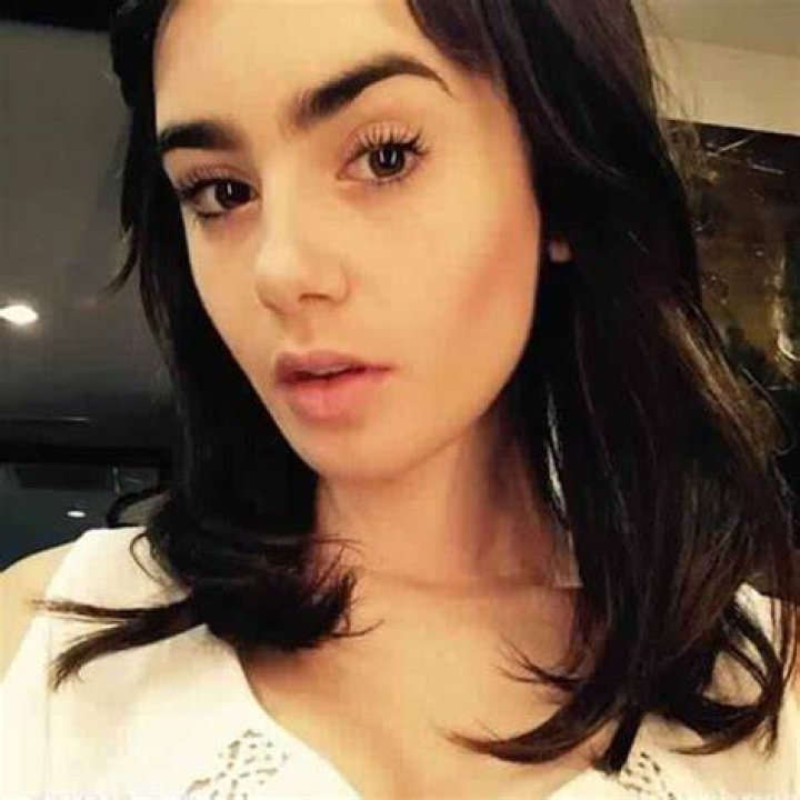 Lily Collins With No Makeup: Photos