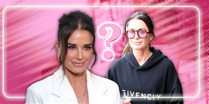 Lisa Rinna walks in Kyle Richards show