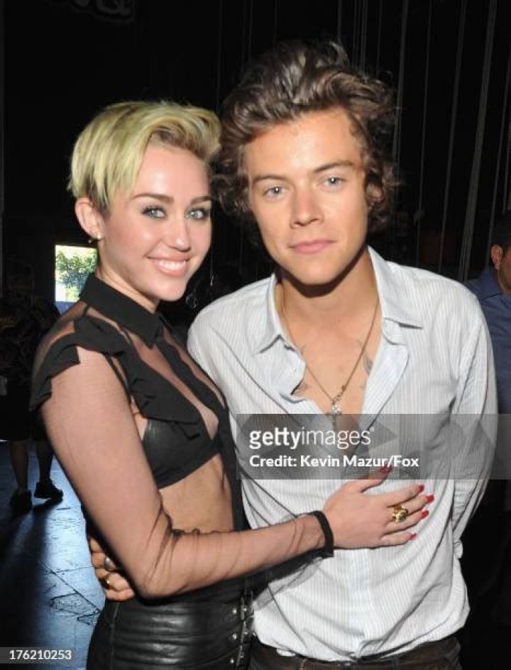 One Direction Reacts Miley Cyrus VMA Performance