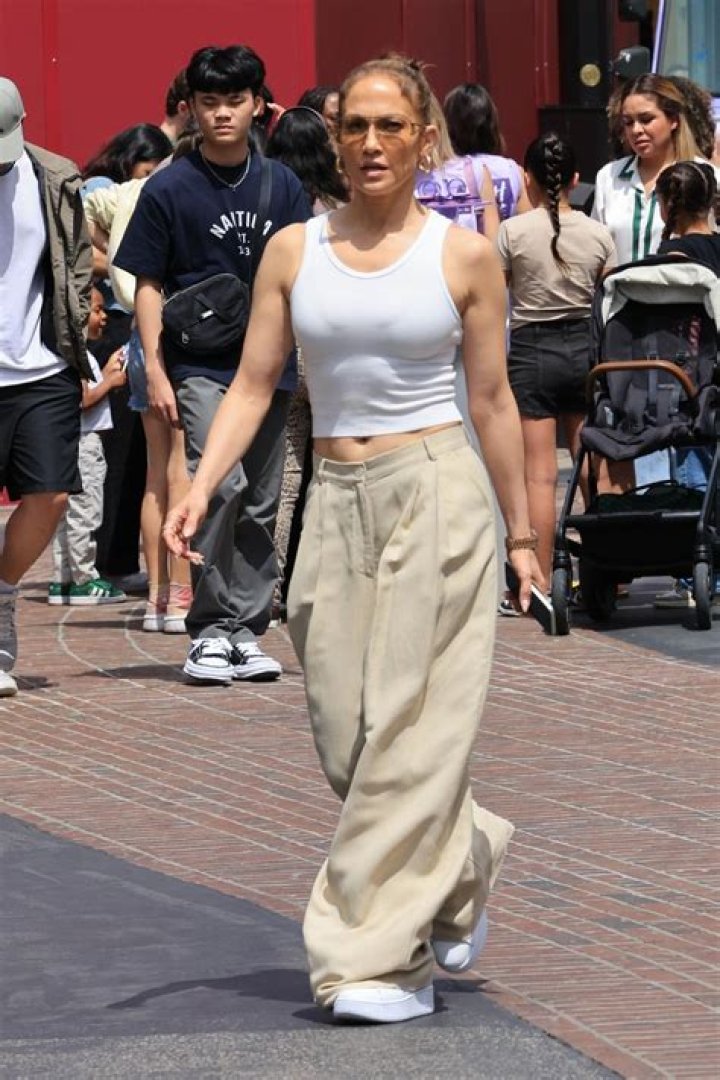 West Hollywood, CA - Jennifer Lopez was seen arriving without her boyfriend Ben Affleck to celebrate the 50th birthday of her baby sister Lynda Lopez at Craig's Restaurant in West Hollywood.Pictured: Jennifer LopezBACKGRID USA 14 JUNE 2021 BYLINE MUST READ: PeBu / BACKGRIDUSA: +1 310 798 9111 / : +44 208 344 2007 / *UK Clients - Pictures Containing ChildrenPlease Pixelate Face Prior To Publication*